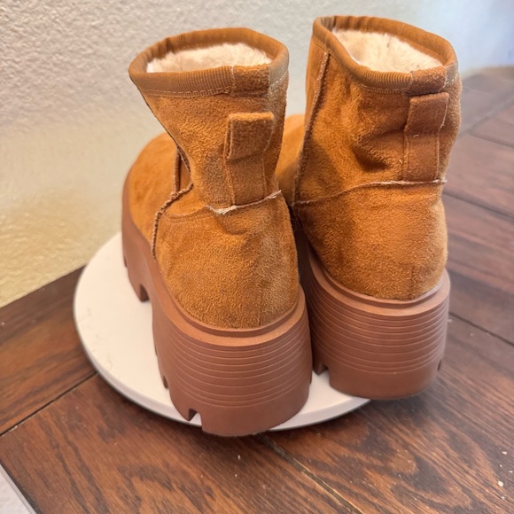 Top Moda Chunky Tan Suede Ankle Boots size 7 women’s - Picture 3 of 6